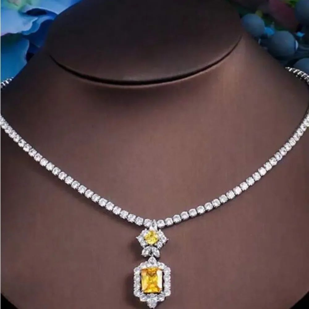 Yellow Diamond Necklace Q574